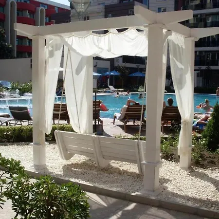Admiral Plaza Sunny 阳光海滩