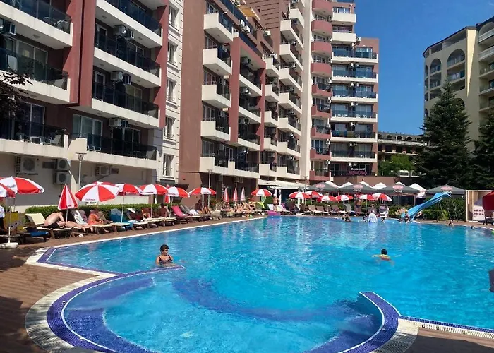 Admiral Plaza Sunny 公寓 阳光海滩