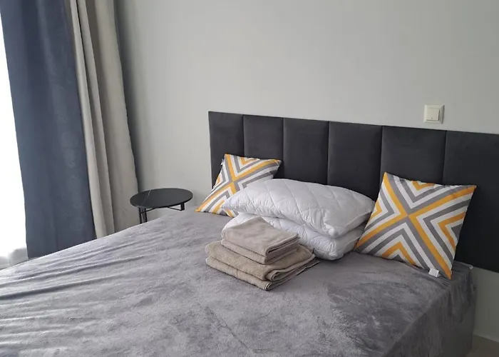 Admiral Plaza Sunny Apartament