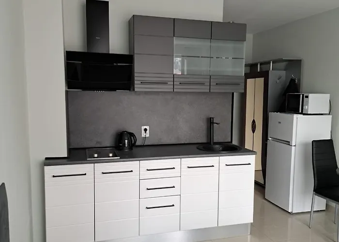 Admiral Plaza Sunny *